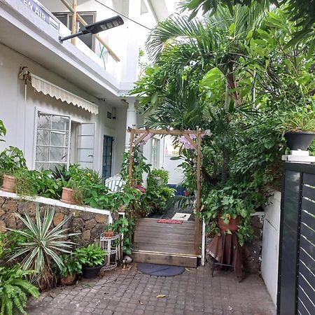 Open Air Cafe & Apartments Порт-Луи Экстерьер фото